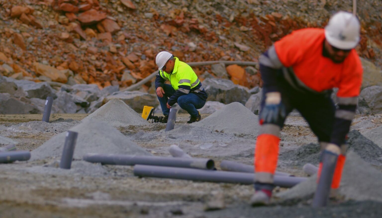 geologists using VANTA guns